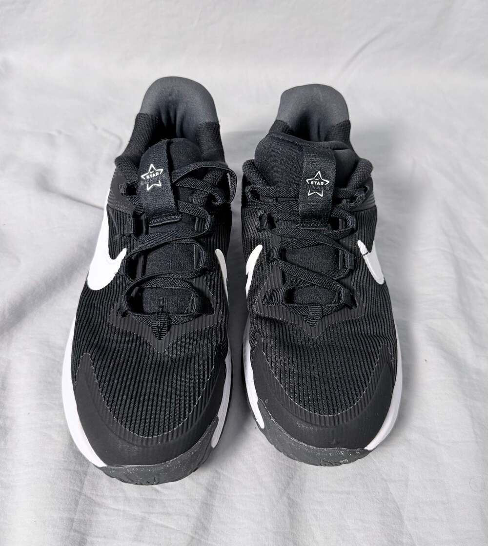 Nike Star Runner 4 Big Kids' Road Running Shoes - Black/White Size 2.5